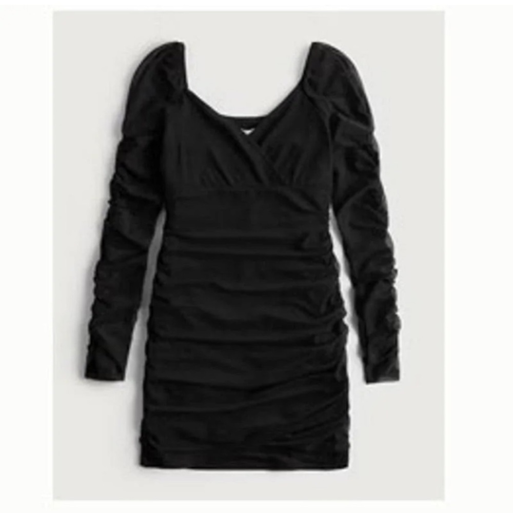 Cute Hollister dress!
